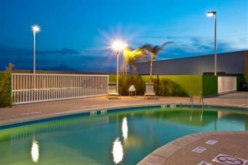 фото отеля Holiday Inn Express Hotel & Suites Monterrey Aeropuerto