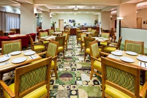 фото отеля Holiday Inn Express Hotel & Suites Monterrey Aeropuerto