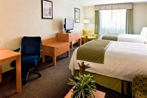 фото отеля Holiday Inn Express Hotel & Suites Monterrey Aeropuerto