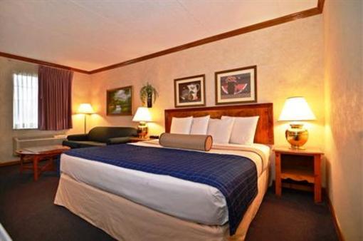 фото отеля Best Western Country Inn Uhrichsville