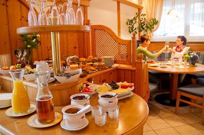 фото отеля Pension Knoll Schörfling am Attersee