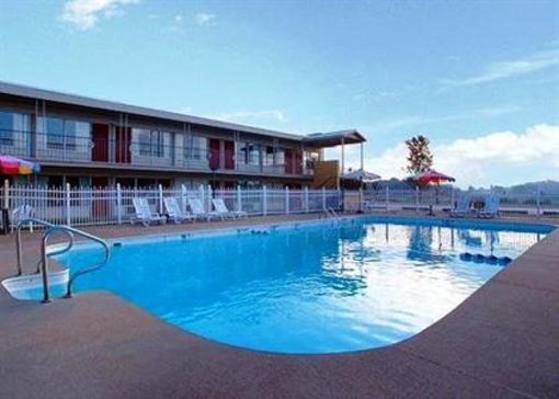 фото отеля Quality Inn Huntingburg