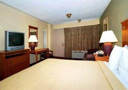 фото отеля Quality Inn Huntingburg