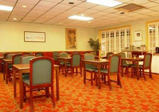 фото отеля Quality Inn Huntingburg