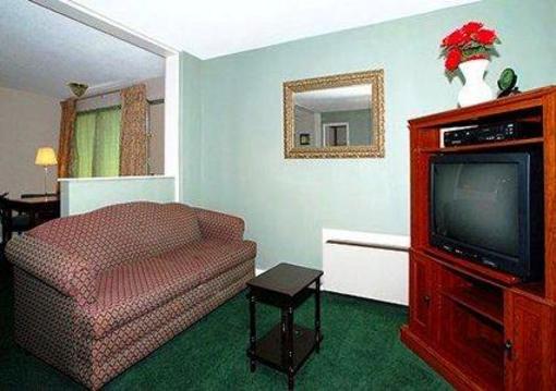 фото отеля Quality Inn Huntingburg