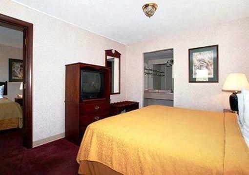 фото отеля Quality Inn Huntingburg
