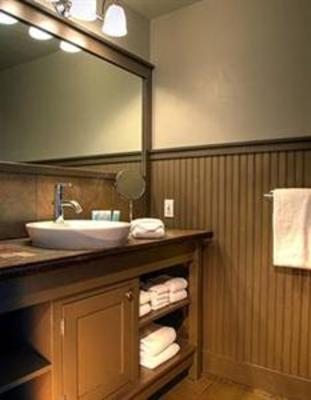 фото отеля Highland Haven Creekside Inn