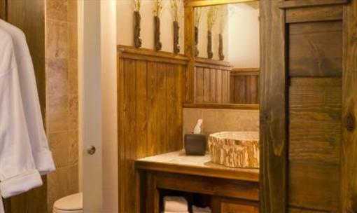фото отеля Highland Haven Creekside Inn