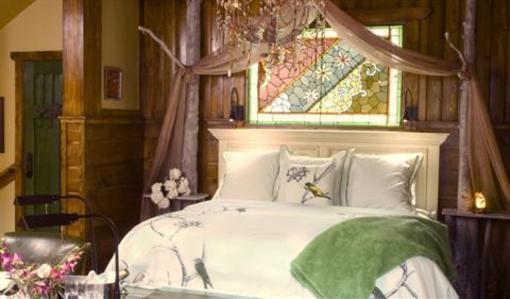 фото отеля Highland Haven Creekside Inn