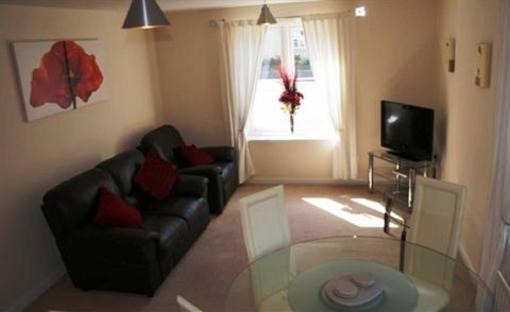 фото отеля Bliss Apartments Brunel Crescent Swindon