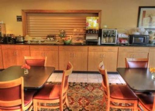 фото отеля Quality Inn Rogersville