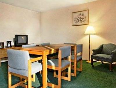 фото отеля Super 8 Motel Kenmore