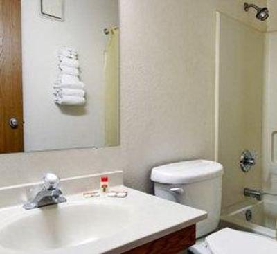 фото отеля Super 8 Aberdeen