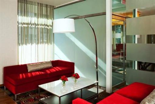 фото отеля Six South St Hotel