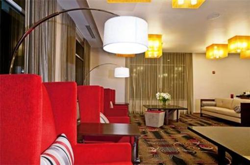 фото отеля Six South St Hotel