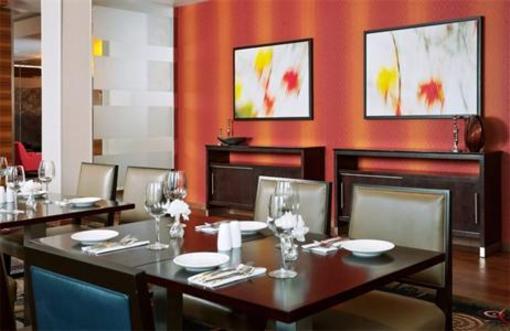 фото отеля Six South St Hotel