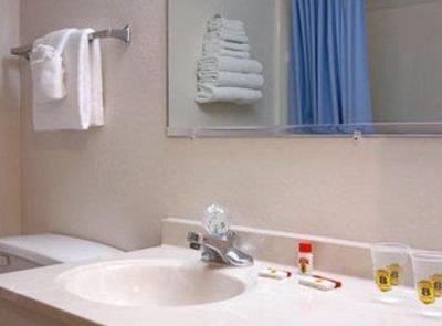 фото отеля Storm Lake Super 8 Motel