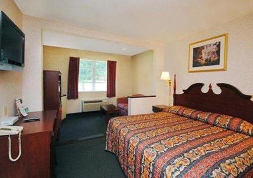 фото отеля Econo Lodge Inn & Suites Downtown Rensselaer (New York)