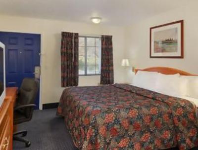 фото отеля Econo Lodge Emporia (Kansas)