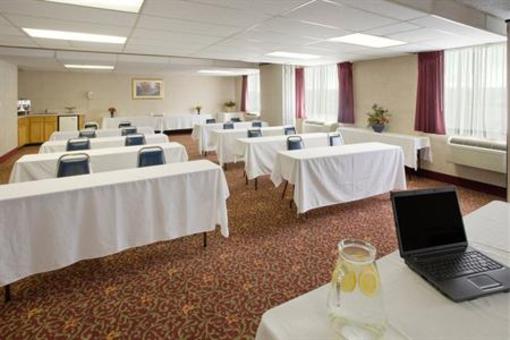 фото отеля Best Western Laurel Park Suites