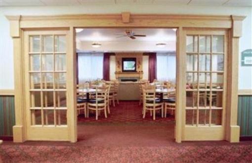 фото отеля Dollinger's Inn & Suites