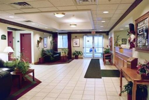 фото отеля Dollinger's Inn & Suites