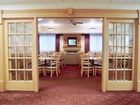 фото отеля Dollinger's Inn & Suites