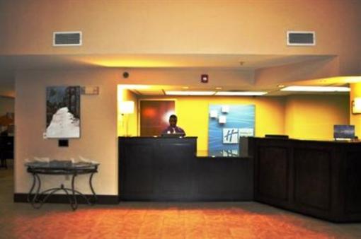 фото отеля Holiday Inn Express Roanoke Rapids
