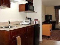 Comfort Inn and Suites Melvindale
