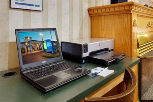 фото отеля Holiday Inn Express Vernon