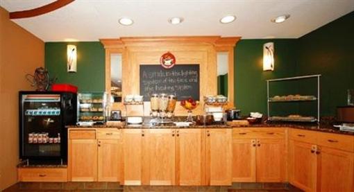фото отеля AmericInn Lodge & Suites Newton