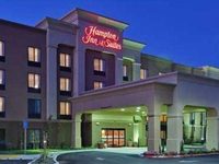 Hampton Inn and Suites Fresno