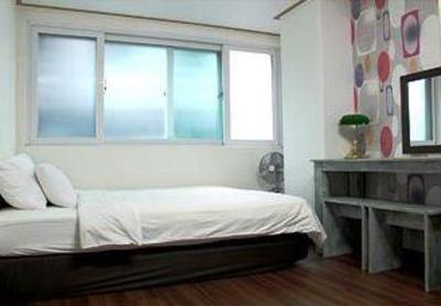 фото отеля Banana Backpackers Guesthouse Seoul