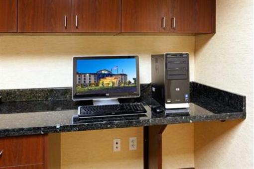 фото отеля Holiday Inn Express Hotel & Suites Fresno Northwest-Herndon