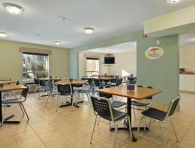 фото отеля Super 8 Motel Fort McMurray