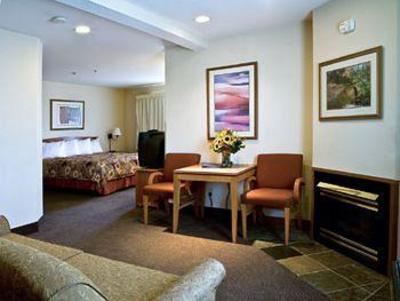 фото отеля BEST WESTERN Rocky Mountain Lodge