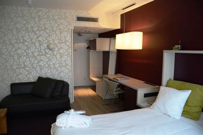 фото отеля Regardz Airport Hotel Rotterdam