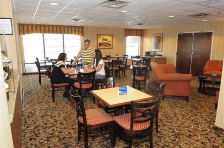 фото отеля Hampton Inn - Douglas