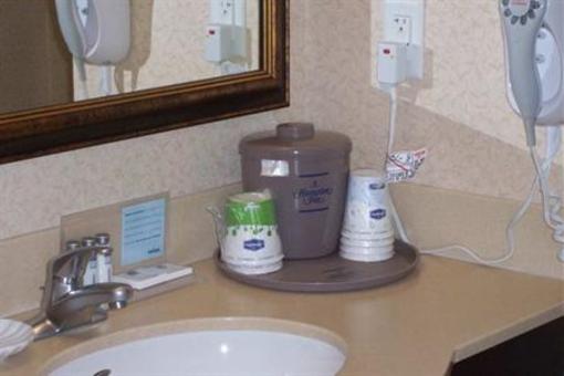 фото отеля Hampton Inn Mount Airy
