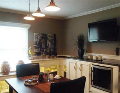 фото отеля Cozy Southern Charm Bed and Breakfast