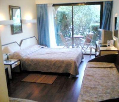 фото отеля Hotel Bahia Villeneuve-Loubet
