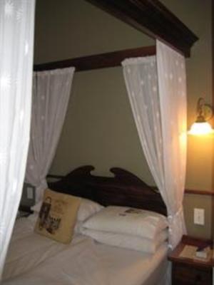 фото отеля Oakhampton Bed & Breakfast East London