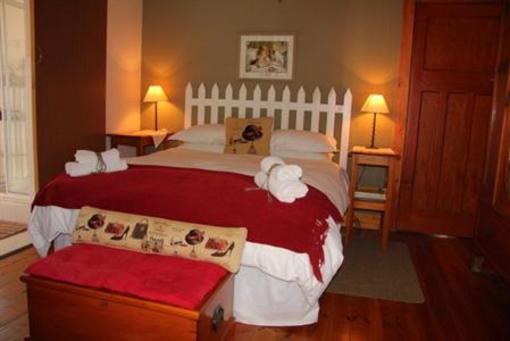 фото отеля Oakhampton Bed & Breakfast East London