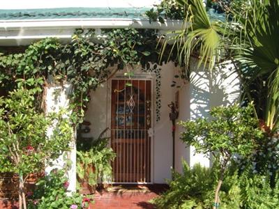 фото отеля Oakhampton Bed & Breakfast East London