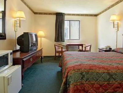 фото отеля Super 8 Motel Rock Port
