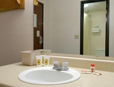 фото отеля Super 8 Motel Rock Port