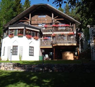 фото отеля Cronin's Cafe & Guesthouse
