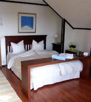 фото отеля Cronin's Cafe & Guesthouse