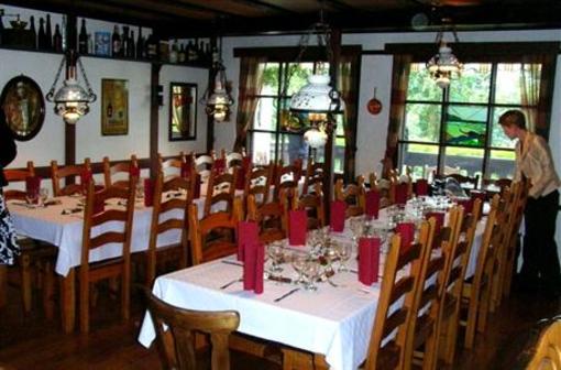 фото отеля Cronin's Cafe & Guesthouse