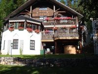 Cronin's Cafe & Guesthouse